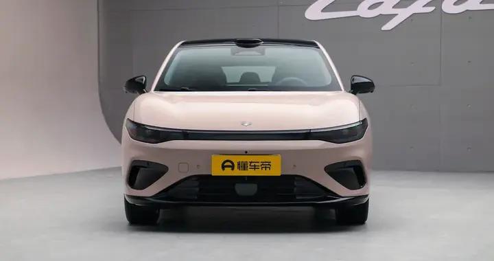 零跑Lafa5：激光雷达+8295芯片，95后年轻人的真香座驾！