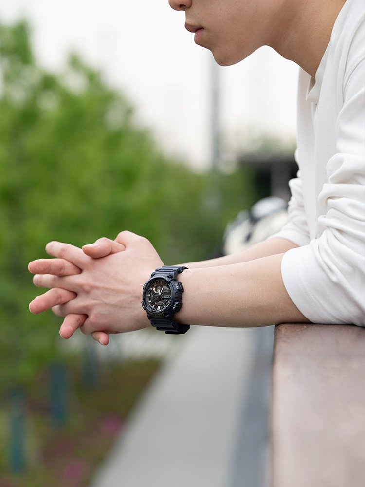 卡西欧时尚双显学生手表