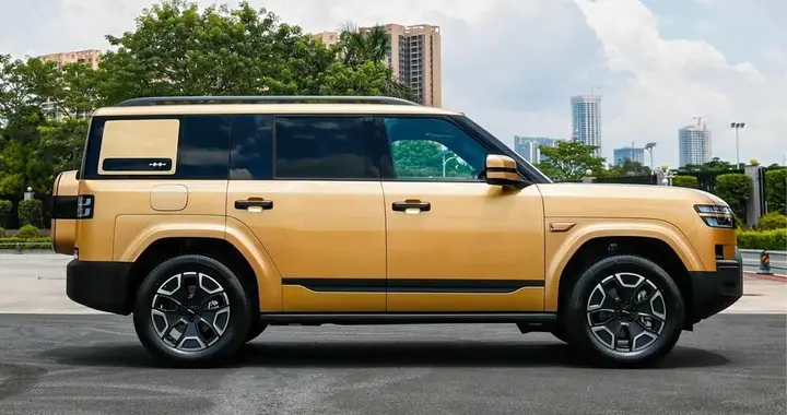 比亚迪造了台“方盒子SUV”，17.98万起售+5米车长，试驾都要排队