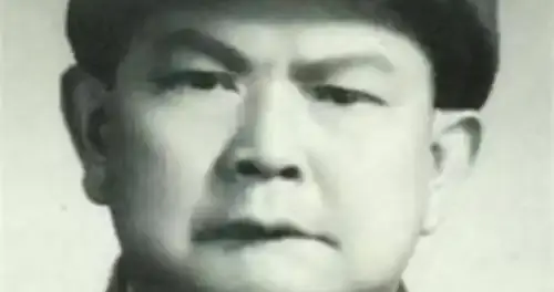 1941年，刘奎带着两名重伤员，在皖南深山坚守游击战