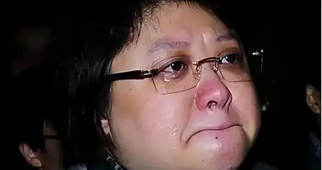 韩红带4000万物资赴内蒙古，被吐槽堪比皇帝出游，资金流向遭质疑