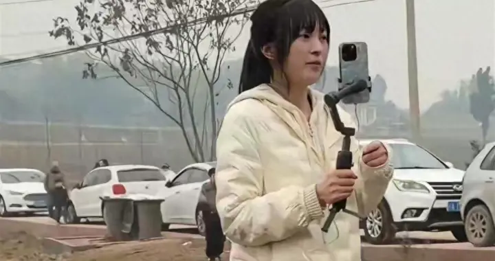 网红呆呆爆红才10天，恶心一幕出现了！门口泥土炒卖成“发财土”