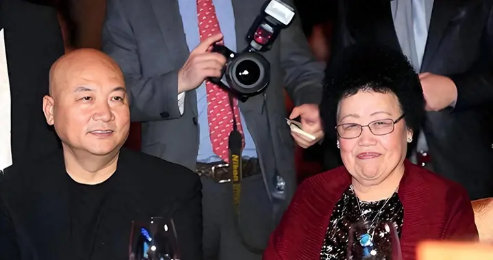 陈丽华去世仅4天，小11岁老公迟重瑞过往被扒，他和翁帆处境一样