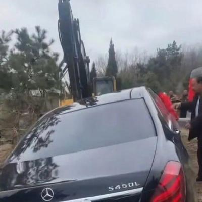 在海上迎接旭日东升：东北老哥还是有钱，也