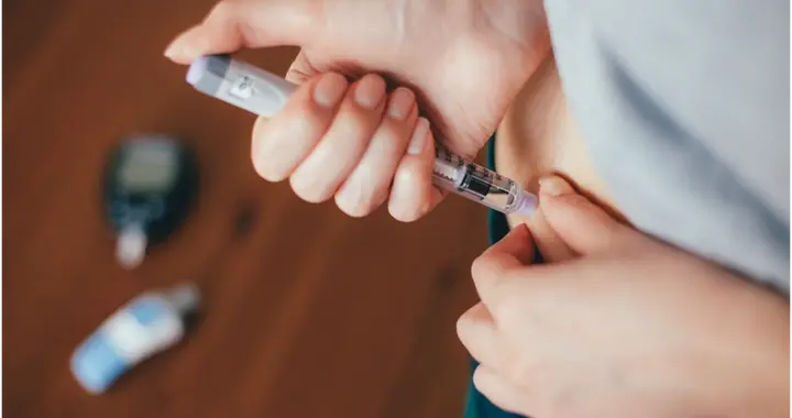 肠菌移植重塑代谢：糖尿病患者的血糖逆转新路径？效果显著