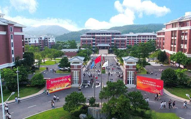 广东两所高校扩招，比去年多招6432人，录取位次40多万位