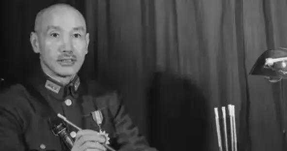 他是蒋介石恨到死的卧底，一人掀翻90万国军，刘伯承：他抵十万兵