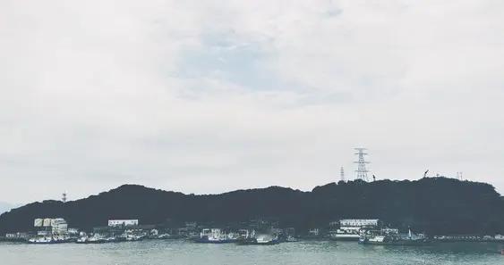 日本军国主义历史的认知困境：断裂的记忆与危险的复燃