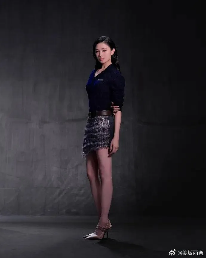 miumiu给刘浩存拍的新图怎么样？和以前不一样的feel 这个风格如何?
