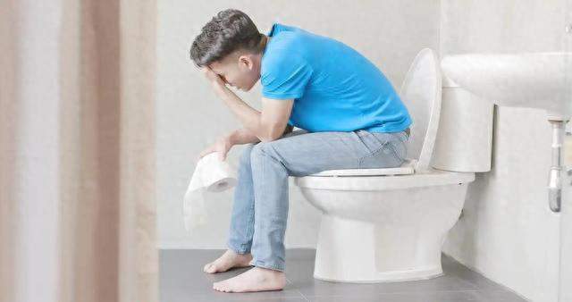 起床先上厕所的人，半年后身体会怎样？医生盯的正是这件“小事”