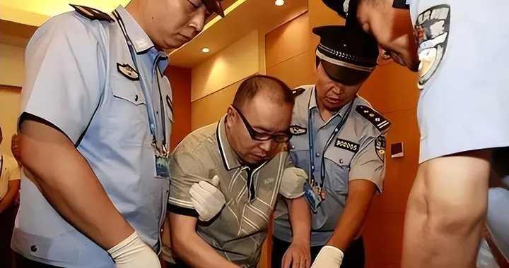 好官杨前线：连女明星都看不上，却被赖昌星的王牌女公关一举拿下