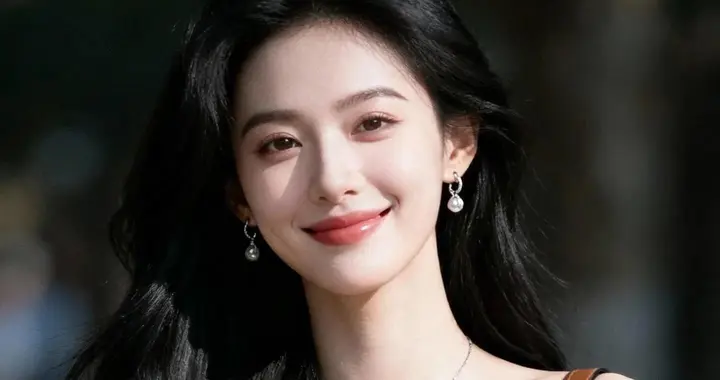 氛围感时尚美女穿搭