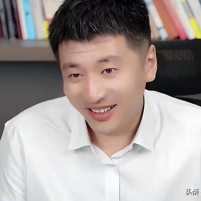 素颜：你看张老师笑得多欣慰！  张老师这