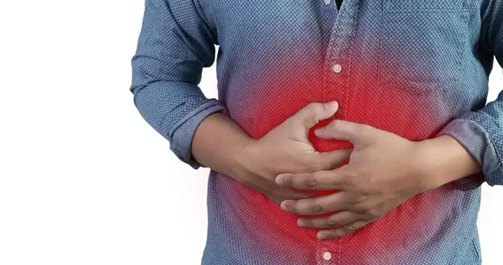 医生忠告：胃癌早期不是反胃，而是频繁出现这5症状，千万别忽视