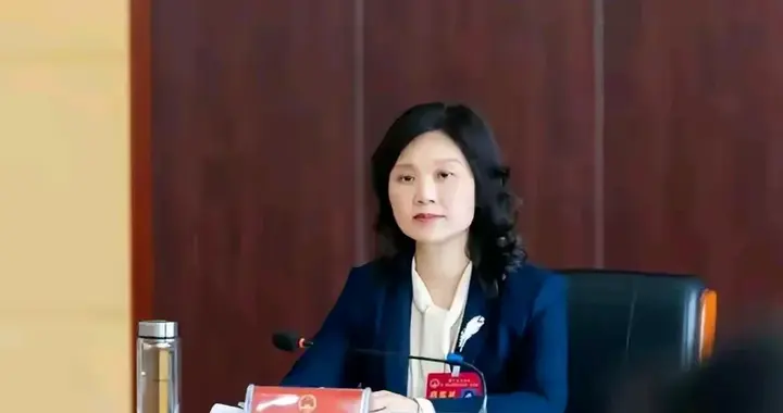 曾经的全国秀优县委书记落马被查，社会上人称其为“田哥艳姐”