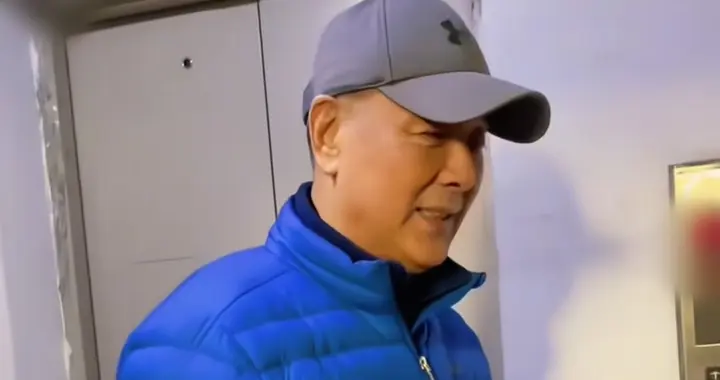 68岁王全有陪妻子回老家探亲，岳母和妻子长得很像，家中朴实温馨