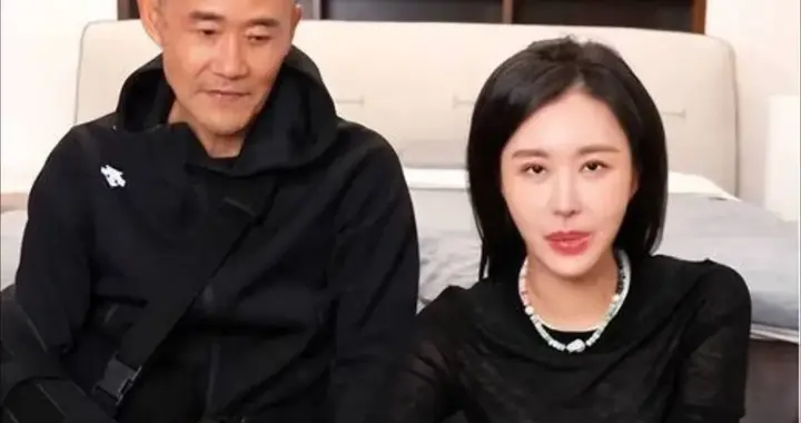 王石在田朴珺面前总是低着头，如今74岁王石干瘪消瘦，现实太残酷