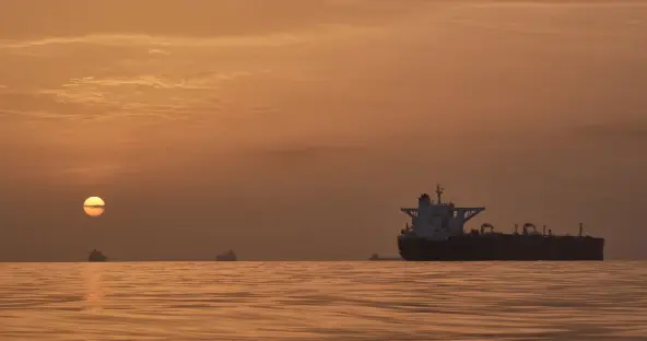 伊朗伊斯兰革命卫队宣布封锁海峡：特朗普言论不可信