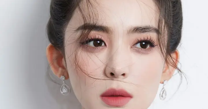 古力娜扎粉纱长裙美腿