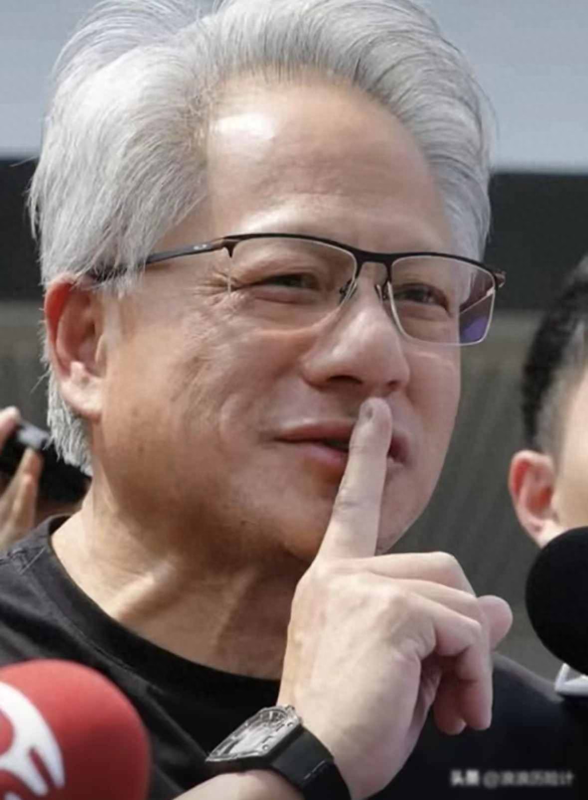 英伟达芯片藏定位，客户买的是算力还是监控？美国政策已渗入机房