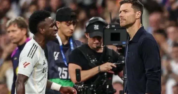 💔维尼修斯为德比失控道歉：我还年轻，每天都在学习进步