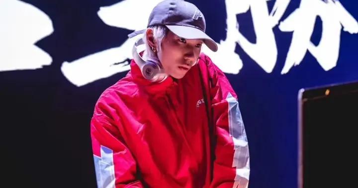 知名街舞DJ韩赵利去世！年仅34岁，朋友曝细节，因甲亢倒在舞蹈房