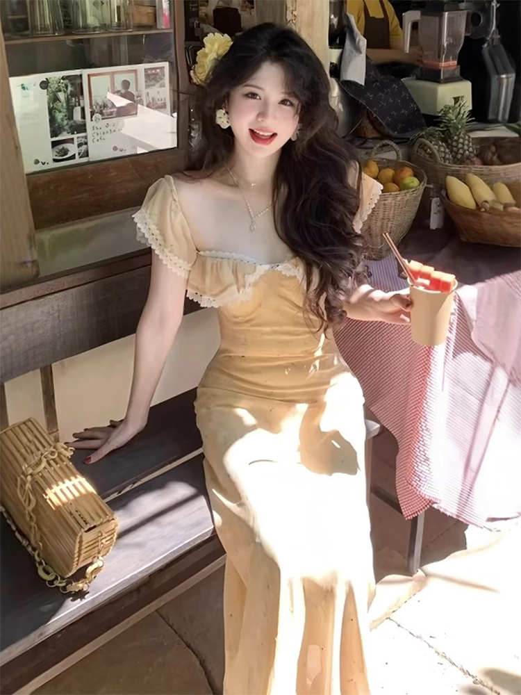 法式碎花小飞袖吊带连衣裙女夏季多巴胺绝美