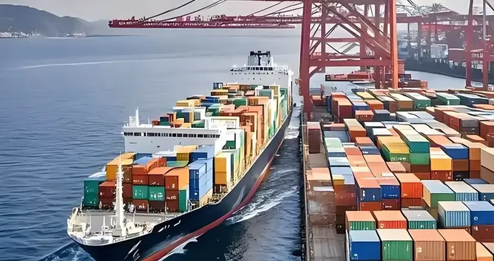 中国港口出现大批朝鲜货轮，美国卫星全程盯住，运输线正在升温