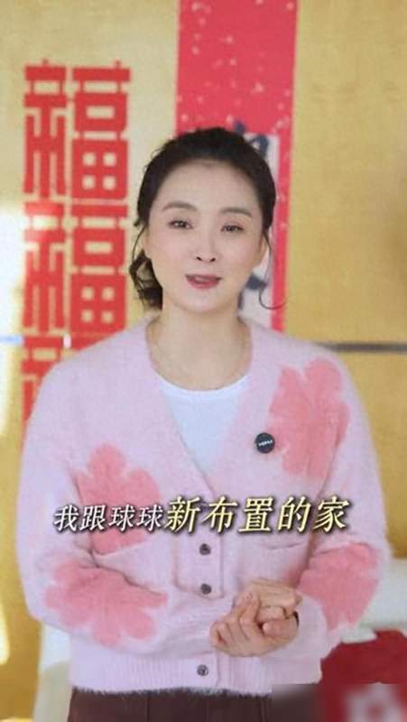 王艳儿子变帅了！19岁球球宽肩窄臀一米八，细皮嫩肉不像体育生
