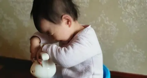告别把尿争议，拥抱自主表达：如何温柔引导宝宝，自己说出