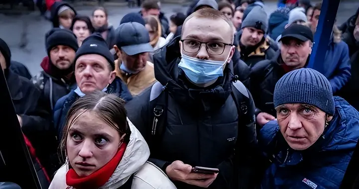 俄紧急撤侨，72小时后，以色列或袭击伊朗？特朗普：不需要国际法