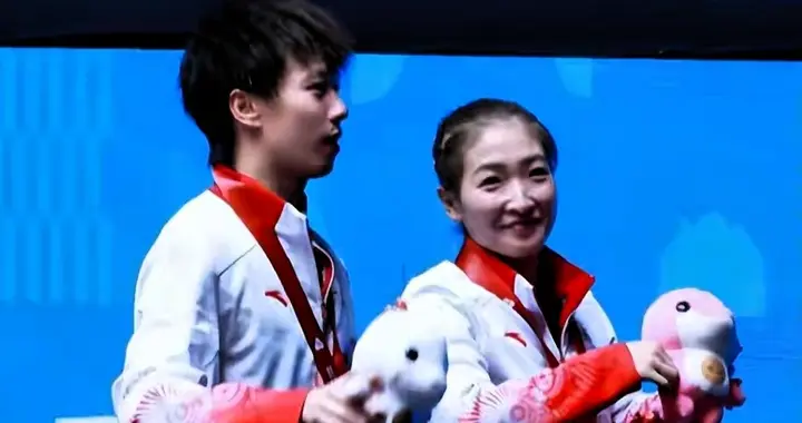 14日深夜全运乒乓：首金诞生 刘诗雯组合超级逆转 从0-2到4-2