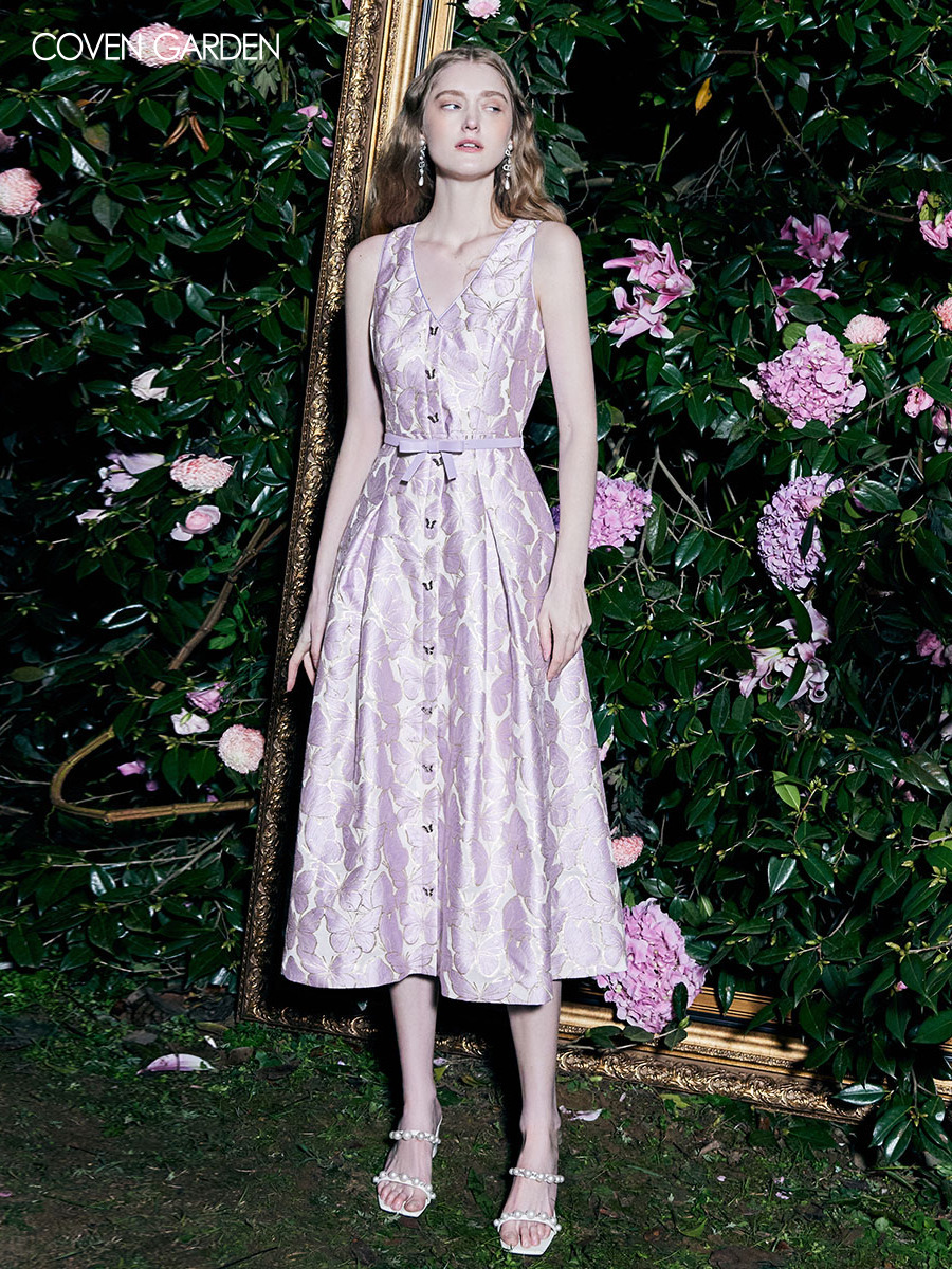 哥文花园夏季新款蝴蝶提花高贵无袖连衣裙