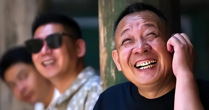 年赚上亿说关就关！于东来硬刚房东，只因他用十年算清了一笔账