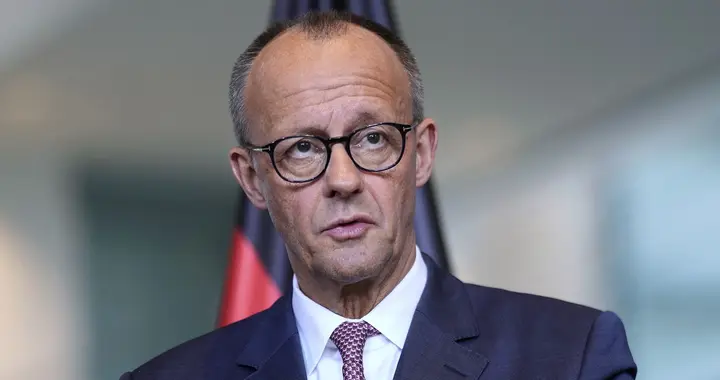 泽连斯基陷入被动？德国立场已经松动，默茨强调俄罗斯在欧洲角色