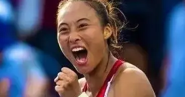 今晚郑钦文对阵萨卡里，传来2个好消息和2个坏消息，能拿下开门红