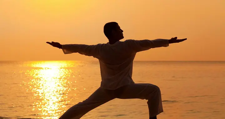 “经常踮脚”是错的？医生告诫：过了70岁，踮脚尽量要做到这7点