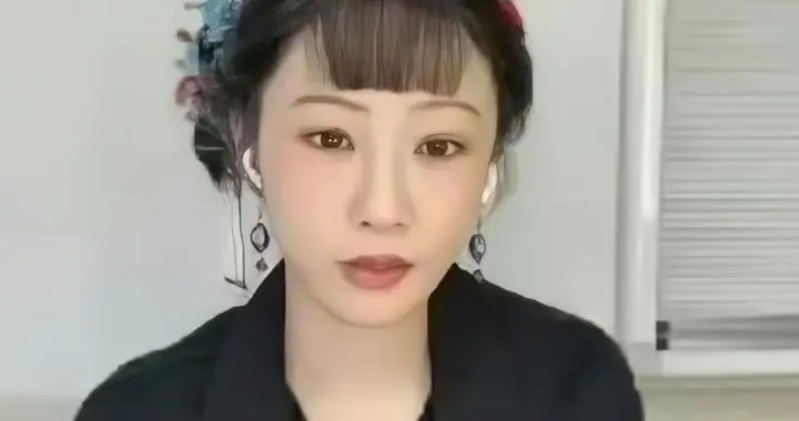 杨紫新剧被同事多次调侃“老式小孩”，网友“更像媒婆”