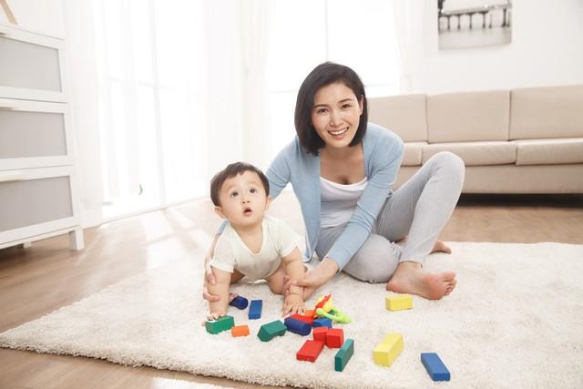 4~5个月宝宝日常护理安全乘坐婴儿车