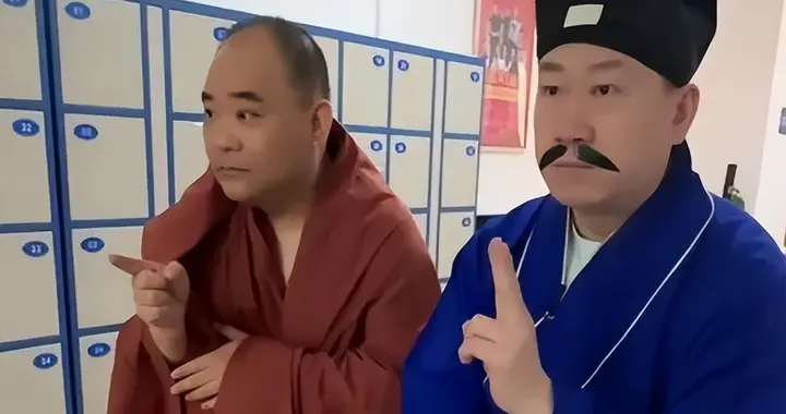 侯震遇到张鹤伦，台上台下都是戏，纲丝节笑点他俩贡献不少