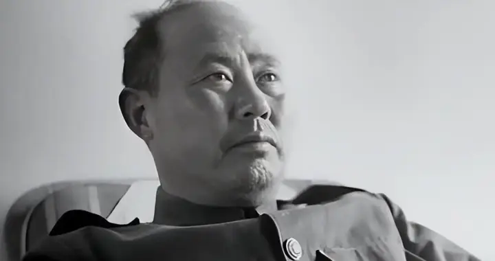 傅作义将百万家财上交国家，逝世后主席特批：傅家每月补贴100元
