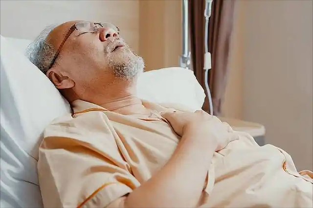 气温骤降，冠心病患者要小心：多注意这4点，心脏健康不能忽视