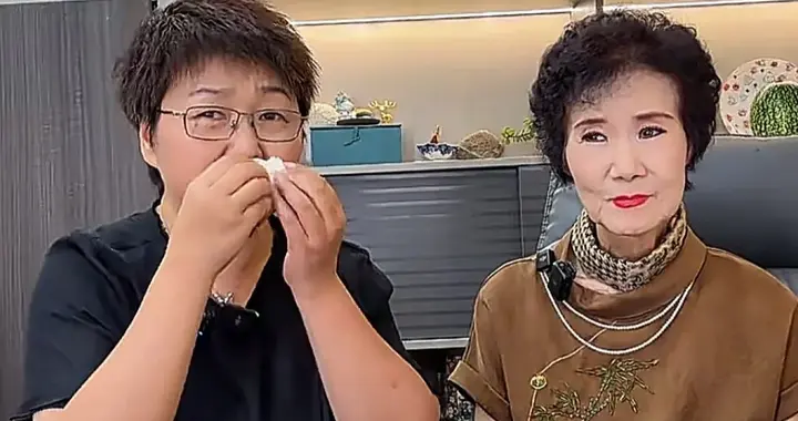 82岁台湾视后无儿女，认内地乡镇姑娘做干女儿，称她照料如保姆