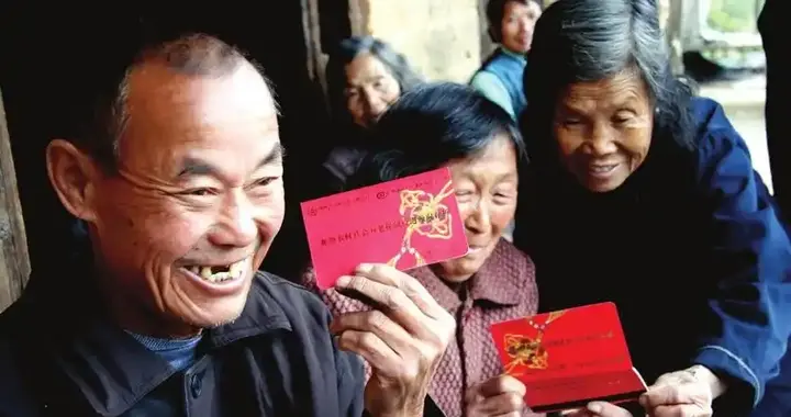 刺激消费！人大代表直言：每月仅200元养老金，对农民有点太亏了