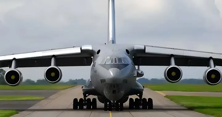 中国太聪明了：趁着俄罗斯武器滞销，一口气订购20架大飞机