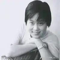 血书求爱，痴心执着：张艺谋当年誓死追求肖华始末
