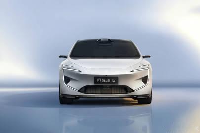 新款阿维塔12这波是真的把豪华轿车的标配门槛拉到新高度了<br />现...