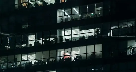 凭啥全网点赞？特斯拉开除加班提议者，要求对同胞好一点引热议