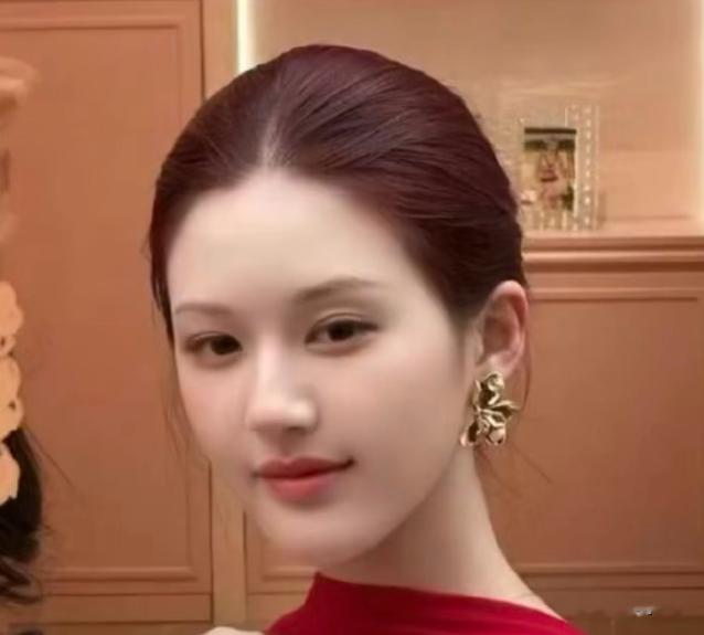 奉劝赵露思等娱乐圈流量明星，没有话题别硬上热搜刷屏