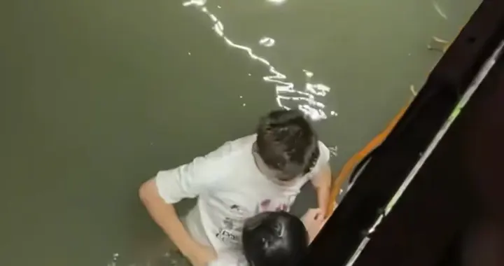 令人唏嘘！男子跳河救人，发布视频求夸赞，被获救女子举报下架